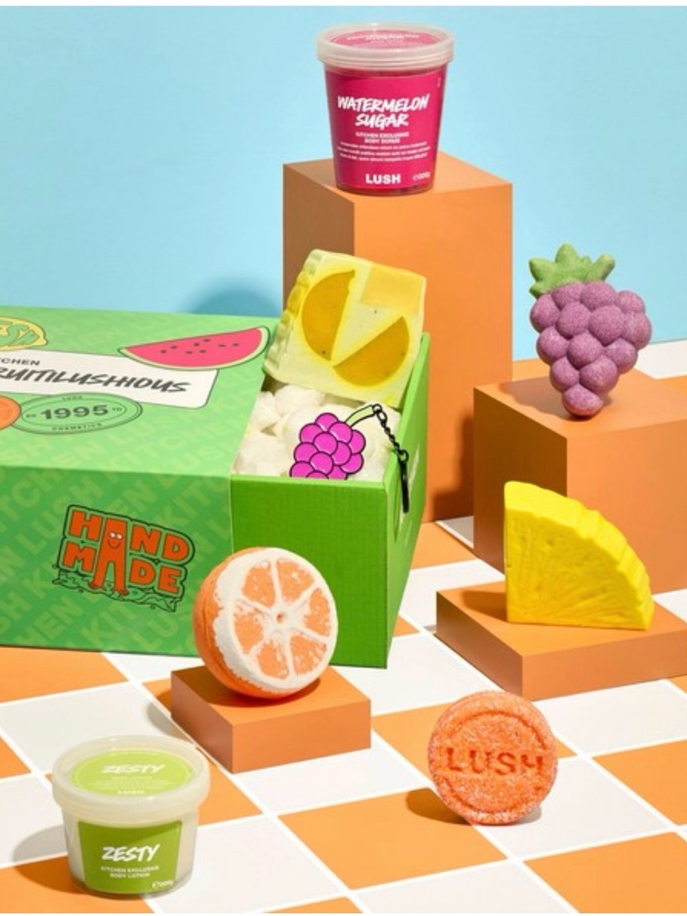 Lush Kitchen Soap Duo - Banana Moon + Pineapple Chunk - Picture 2 of 7